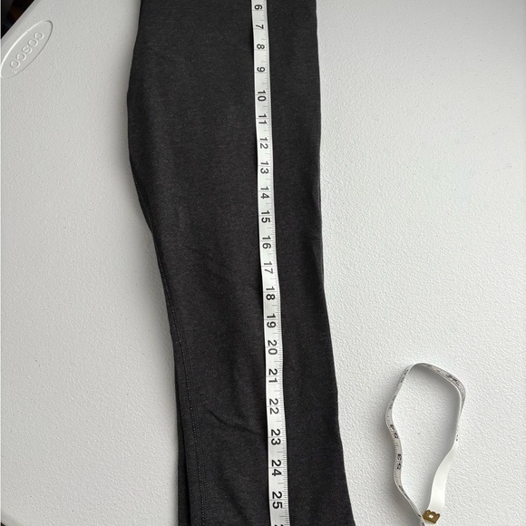 Women’s small Nike crop leggings - Picture 4 of 5